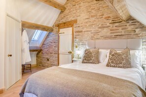 Bügeleisen/Bügelbrett, Reisekinderbett, kostenloses WLAN, Bettwäsche