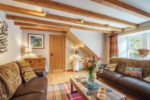 TV, fireplace - 3 Bed in Grantshouse (oc-h33622) (Grantshouse)