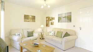 TV - 3 Bed in Southwold (oc-kit) (Reydon)