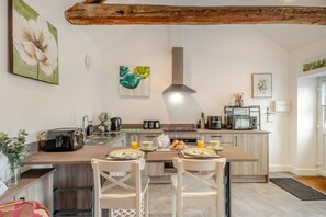 Microwave, oven, dishwasher, high chair - 1 Bed in Brampton (oc-d34590) (Waterhead)