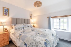 Iron/ironing board, free WiFi, bed sheets - 2 Bed in Thornford (oc-h34504) (Thornford)