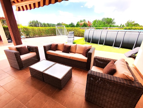 Exclusiva Villa con piscina y barbacoa