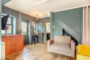 TV - 7 Bed in Ilfracombe (oc-f34374) (Ilfracombe)