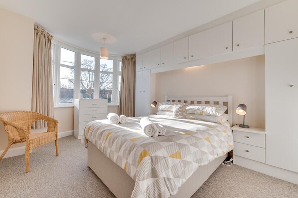 Iron/ironing board, travel cot, free WiFi, bed sheets - 3 Bed in Southwold (oc-alp) (Southwold)