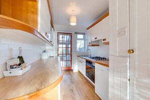Microwave, oven, dishwasher, high chair - 3 Bed in Southwold (oc-alp) (Southwold)