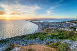 Beach - 4 Bed in Weymouth (oc-p33952) (Weymouth)