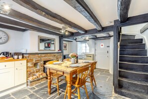 Dining - 1 Bed in Looe (oc-l30002) (Looe)