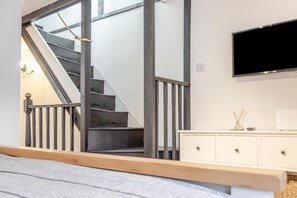 Interior - 1 Bed in Looe (oc-l30002) (Looe)