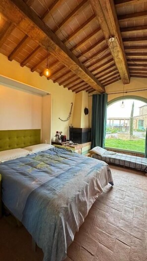 Family Apartment, Patio, Garden View | Cots/infant beds, free WiFi, bed sheets - Agriturismo Podere Grotta Antica (Chiusi)
