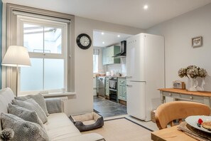 TV - 2 Bed in Bembridge (oc-p34174) (Bembridge)