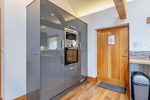 Interior - 2 Bed in Bala (oc-82212) (Bala)