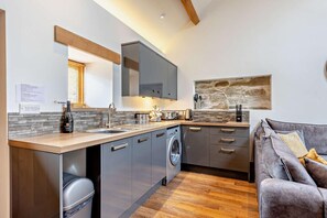 Interior - 2 Bed in Bala (oc-82212) (Bala)