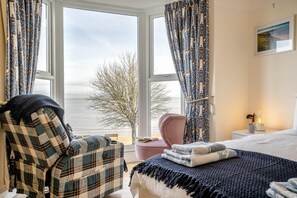 Iron/ironing board, free WiFi, bed sheets - 5 Bed in Mumbles (oc-l34618) (The Mumbles)