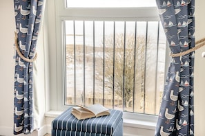 Interior - 5 Bed in Mumbles (oc-l34618) (The Mumbles)