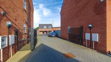House, 3 Bedrooms, Patio | Property grounds