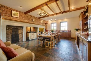 Dining - 5 Bed in Denbigh (oc-413746) (Llannefydd)