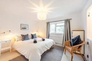 Bügeleisen/Bügelbrett, Reisekinderbett, kostenloses WLAN, Bettwäsche