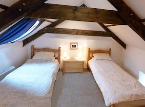 Iron/ironing board, free WiFi, bed sheets - 2 Bed in St Davids (oc-23066) (St Davids)