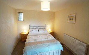 2 bedrooms, iron/ironing board, free WiFi, bed sheets - 2 Bed in St Davids (oc-23066) (St Davids)