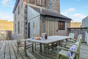 Outdoor dining - 3 Bed in Porthtowan (oc-e34620) (Porthtowan)