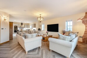 TV - 3 Bed in Brampton (oc-p34636) (Brampton)