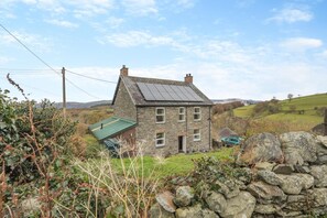 Exterior - 4 Bed in Aberystwyth (oc-374994) (Tal-y-bont)