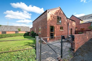 Exterior - 2 Bed in Wrexham (oc-26687) (Ruabon)