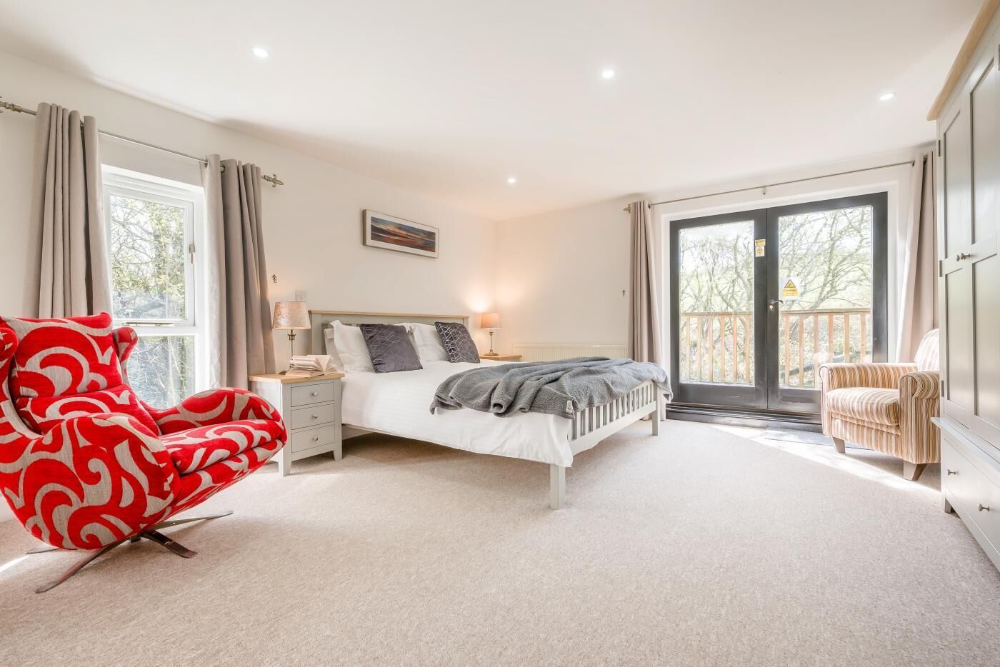 1 bedroom, travel cot, free WiFi, bed sheets