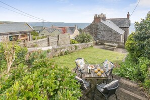 Outdoor dining - 3 Bed in Porthleven (oc-bayvil) (Porthleven)
