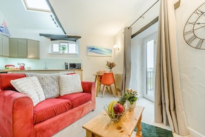 TV - 1 Bed in St. Gennys (oc-l34629) (Crackington Haven)