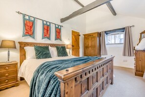 Travel cot, free WiFi, bed sheets - 1 Bed in St. Gennys (oc-l34629) (Crackington Haven)