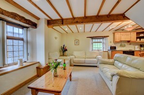 TV - 3 Bed in Pembroke (oc-bow018) (Pembroke)