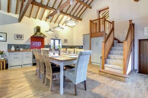 Dining - 4 Bed in Menai Bridge (oc-bow16) (Menai Bridge)
