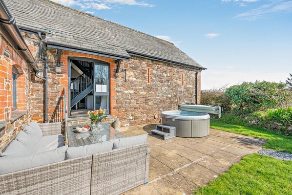 Terrace/patio - 3 Bed in St. Gennys (oc-d34631) (Crackington Haven)