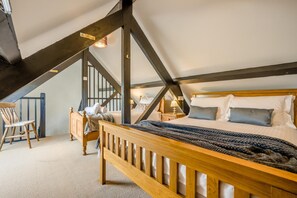 Travel cot, free WiFi, bed sheets - 3 Bed in St. Gennys (oc-d34631) (Crackington Haven)