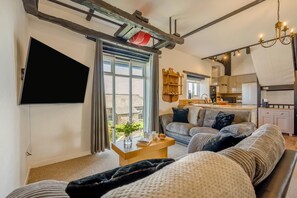 TV - 3 Bed in St. Gennys (oc-d34631) (Crackington Haven)