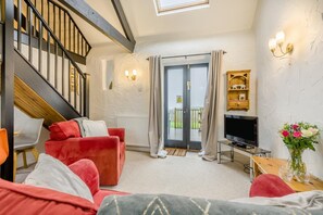 TV - 2 Bed in St. Gennys (oc-p34632) (Crackington Haven)