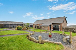 Exterior - 2 Bed in St. Gennys (oc-p34632) (Crackington Haven)