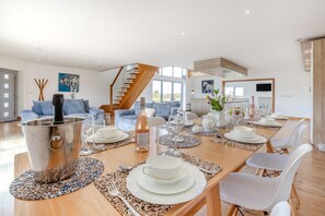 Dining - 4 Bed in Cemaes Bay (oc-bow29) (Llanfechell)