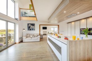 Interior - 4 Bed in Cemaes Bay (oc-bow29) (Llanfechell)