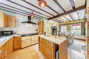 Microwave, oven, dishwasher, high chair - 3 Bed in Machynlleth (oc-bow43) (Corris Uchaf)