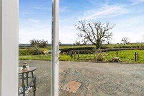 Interior - 3 Bed in Selattyn (oc-w34593) (Gobowen)