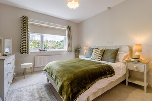 Iron/ironing board, free WiFi, bed sheets - 3 Bed in Selattyn (oc-w34593) (Gobowen)
