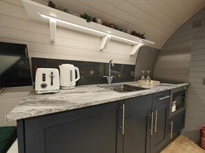 Microwave, oven, cookware/dishes/utensils
