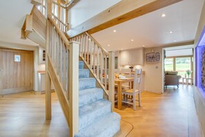 Interior - 3 Bed in Bala (oc-bow69) (Bala)