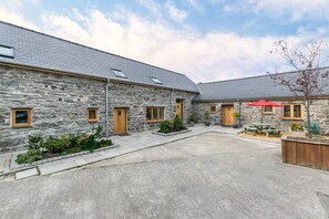 Exterior - 1 Bed in Bala (oc-bow68) (Bala)