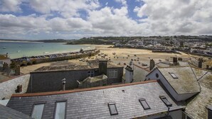 Unclassified image, 5 of 16, button - 2 Bed in St Ives (oc-pvw38) (Saint Ives)