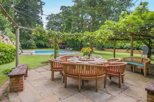 6 Bed in Haslemere (oc-c34083)