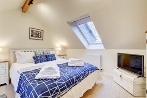 Bügeleisen/Bügelbrett, Reisekinderbett, kostenloses WLAN, Bettwäsche
