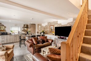 TV - 3 Bed in Gilsland (oc-f34699) (Waterhead)